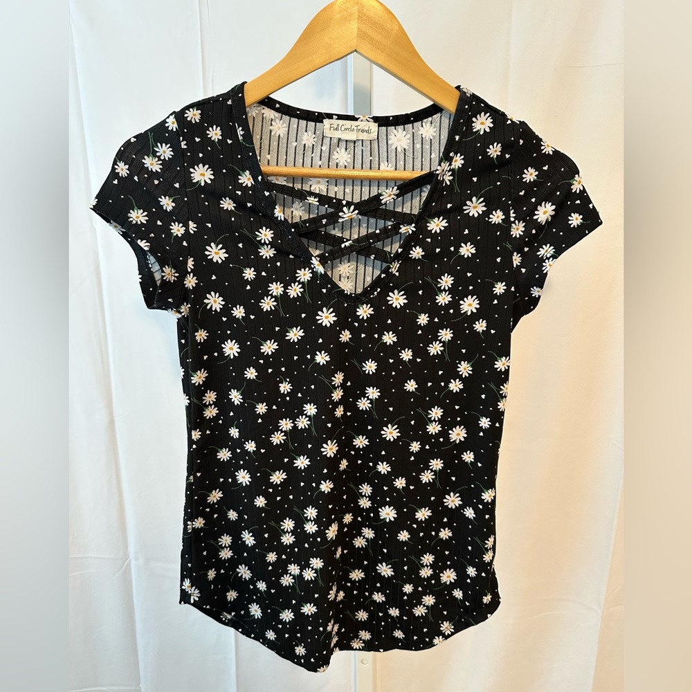 Women’s black/floral top